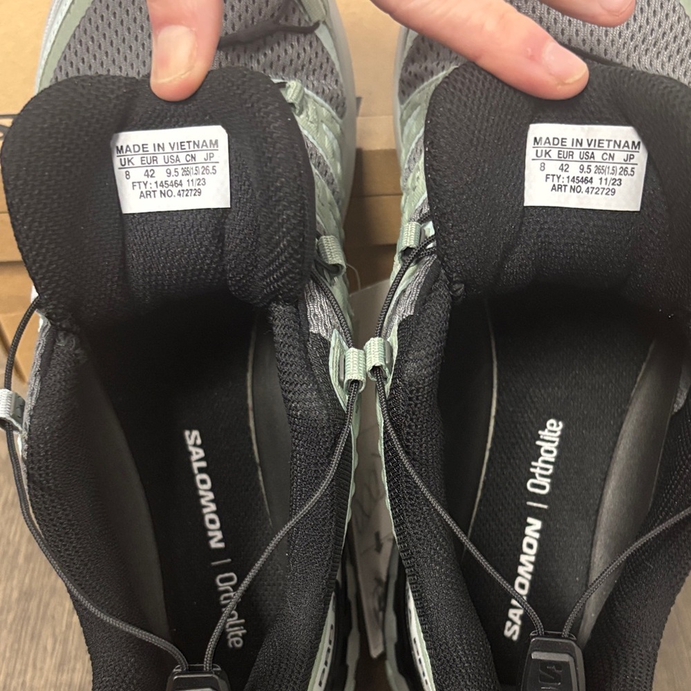 NWOT/ No Box Salomon Women's Light Green & Gray Trail Running Shoes - Picture 4 of 9